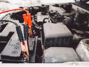 7 Cara Merawat Aki Mobil agar Tidak Cepat Tekor