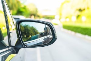 Cara Mengatur Spion Mobil agar Tidak Menimbulkan Blindspot