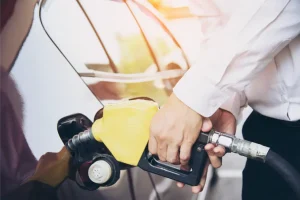 10 Penyebab Bensin Mobil Boros yang Sering Tidak Disadari
