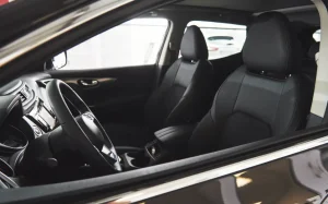 Tips Membersihkan Kabin Mobil agar Tetap Bersih dan Nyaman